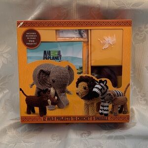Animal Planet Crochet Kit to Make a Warthog and Lion